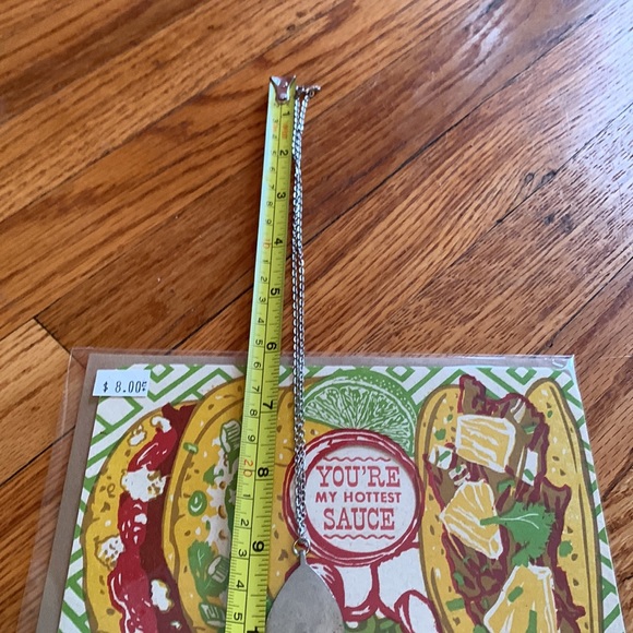 Vintage weed emblem in faux turquoise pendant on 18” silver tone chain w card - Picture 3 of 3